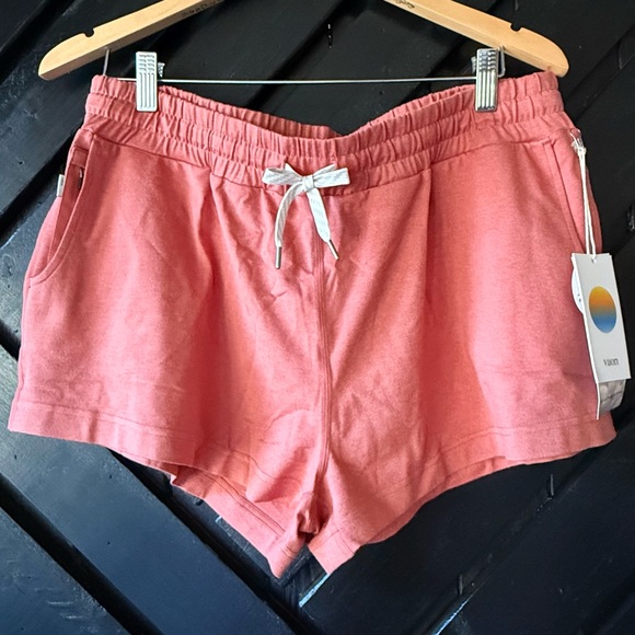 Vuori Pants - NWT Vuori DreamKnit Women's Coral Shorts